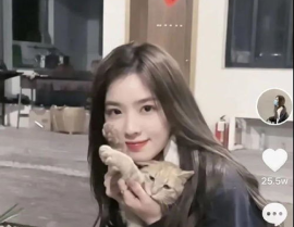女网红吃瓜40w,吃瓜也能成为网红新潮流？