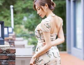 短旗袍小姐姐,展现东方女性的优雅与风情